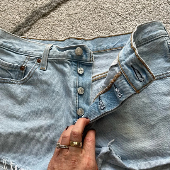 Levi’s 501 denim shorts jean premium high rise button fly light wash 28 - Picture 2 of 10